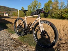 High-End Gravel Bike  Canyon Grizl SLX Custom