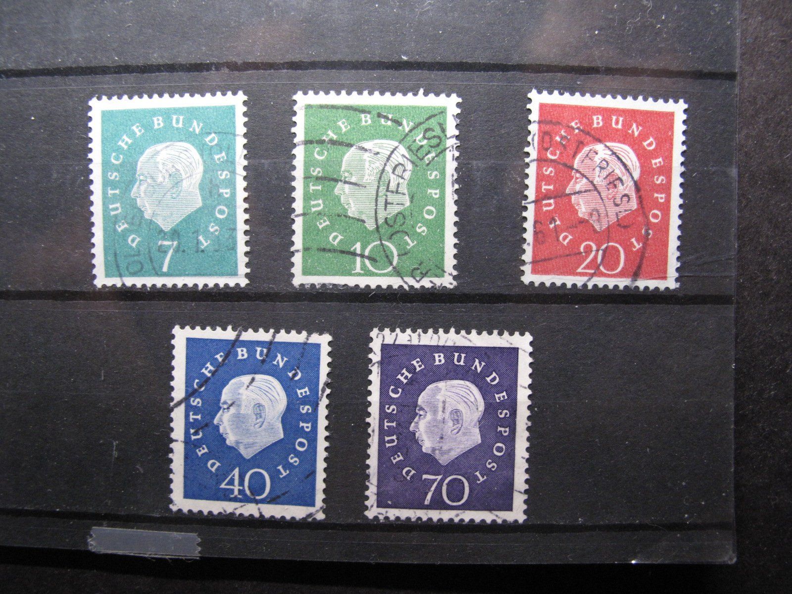 Tutti i francobolli: BRD 1959 Bundespresident Heuss III  gest – Usato da Wil SG venduto da fva01