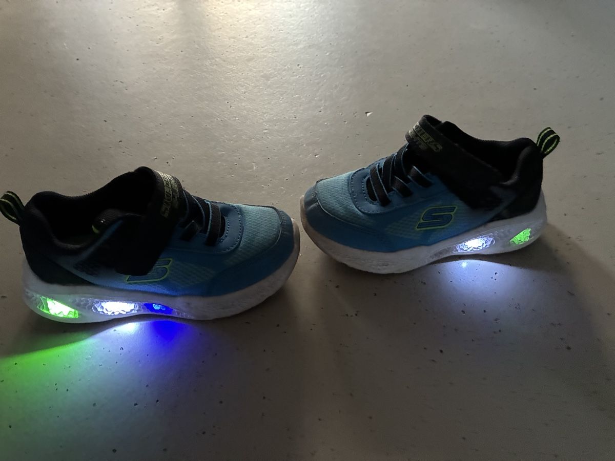 Skechers Schuhe für Jungen: Sketchers Grösse 26 – Gebraucht aus Zürich von p.kanne 1