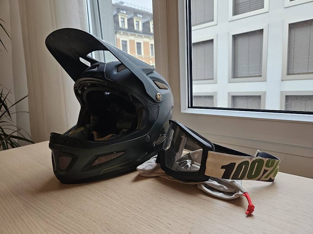 Giro Caschi: Giro Fullface Bikehelm – Usato da Zürich venduto da R.Berry