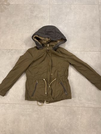 Winterjacke von Zara, Khaki, Grösse S - Warm und stilvoll!