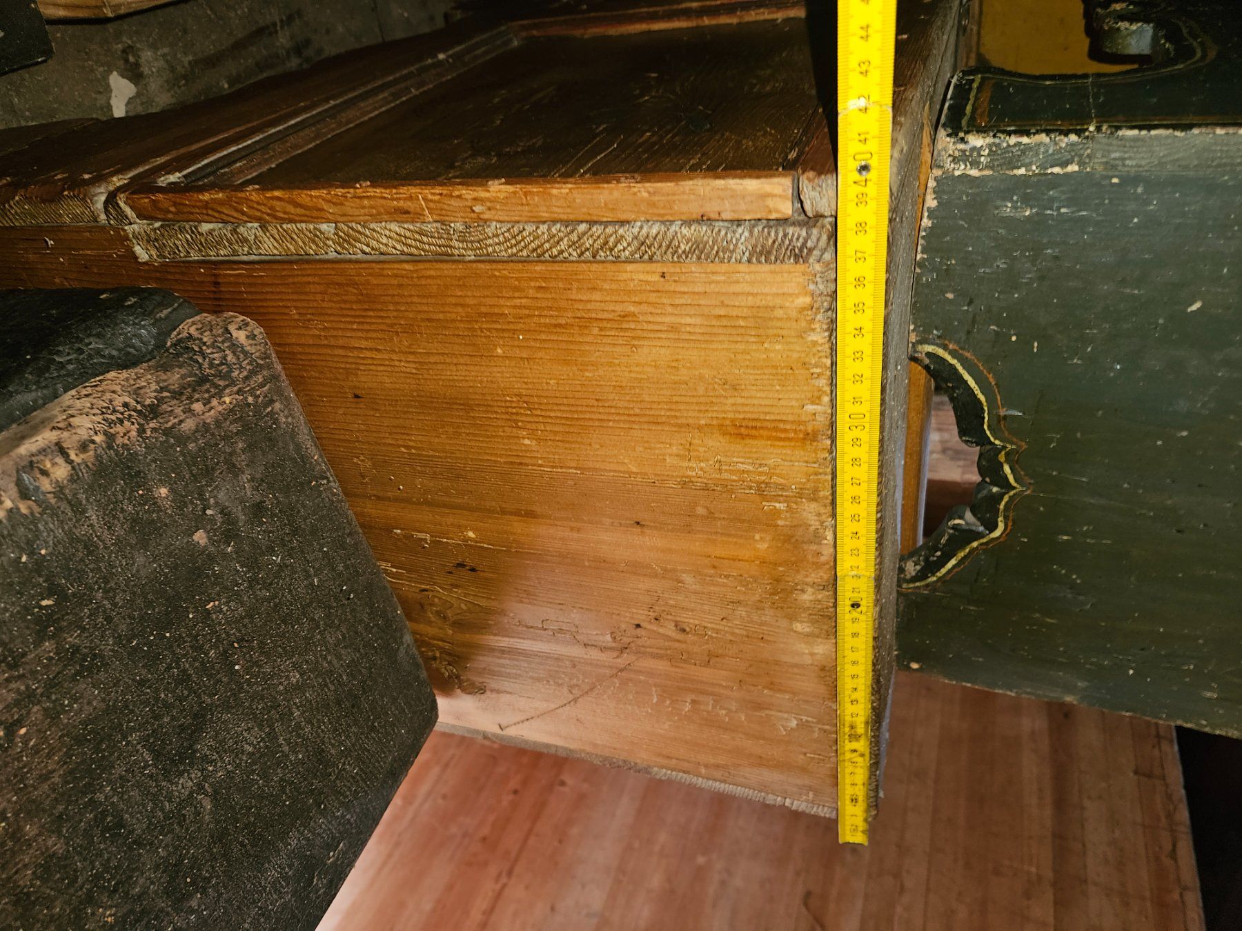 Cassapanche: Truhe antik – Usato da Schwellbrunn venduto da Rosaroterpanter 1