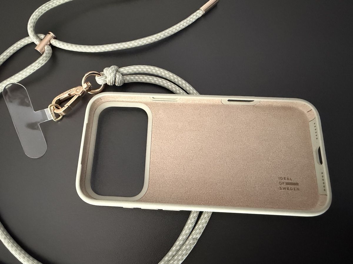Ideal Of Sweden IPhone 17 Pro Max Case With Lanyard Gebraucht In 