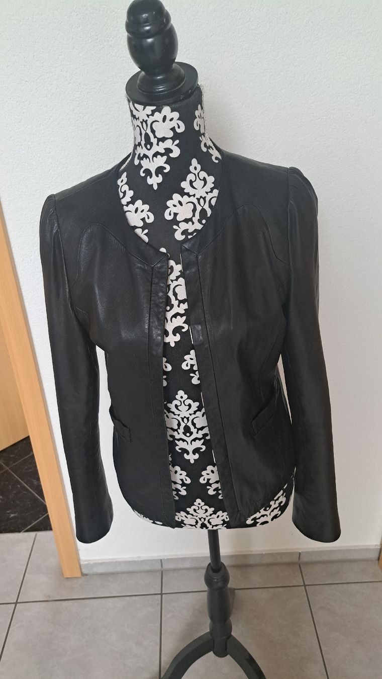 Globus Giacche: Lederjacke Globus Essentials schwarz Grösse 38  – Usato da Rechthalten venduto da Cnirvana