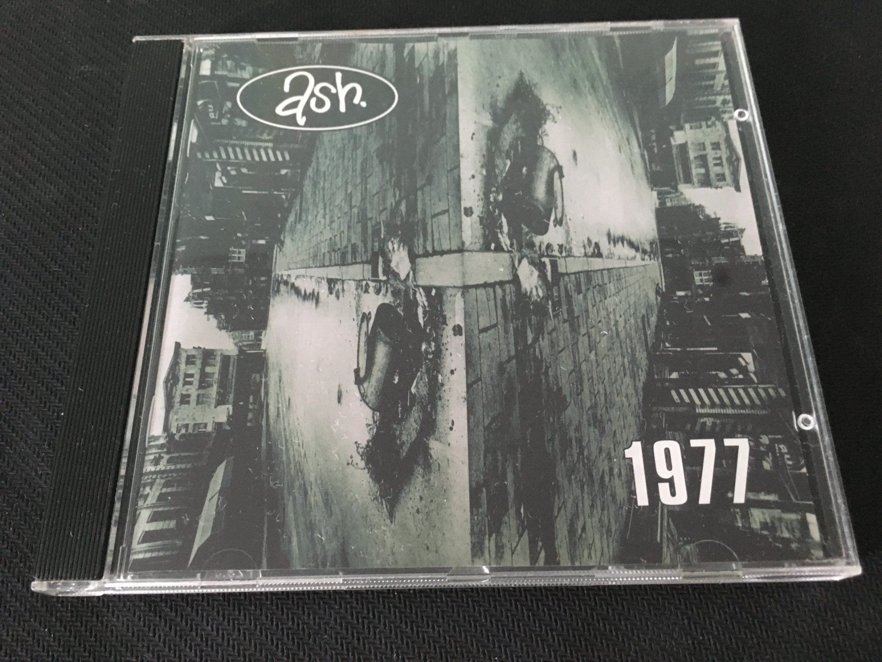 CD: Ash - 1977 -CD- – Usato da St.Gallen venduto da MedienJoe