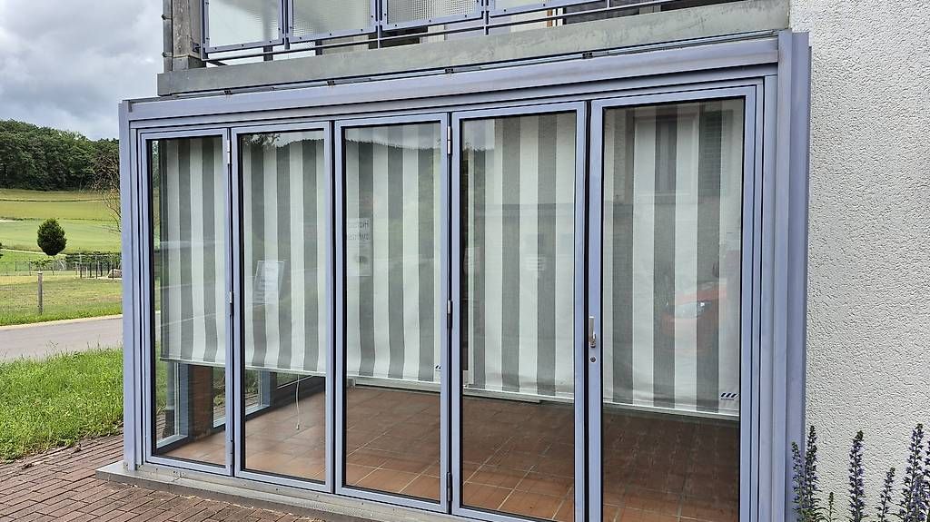 Tende da sole: Sonnenrollos / Sonnenstoren  – Usato da Zeihen venduto da isabel.pfister