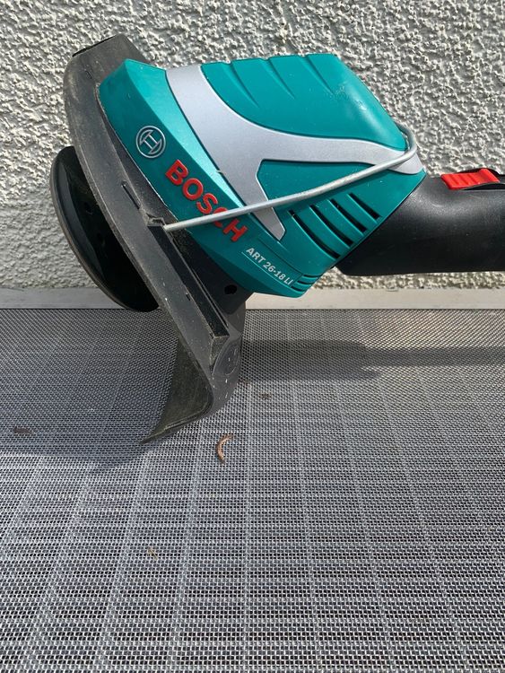Bosch AkkuRasentrimmer inkl. Ersatzmesser Kaufen auf Ricardo