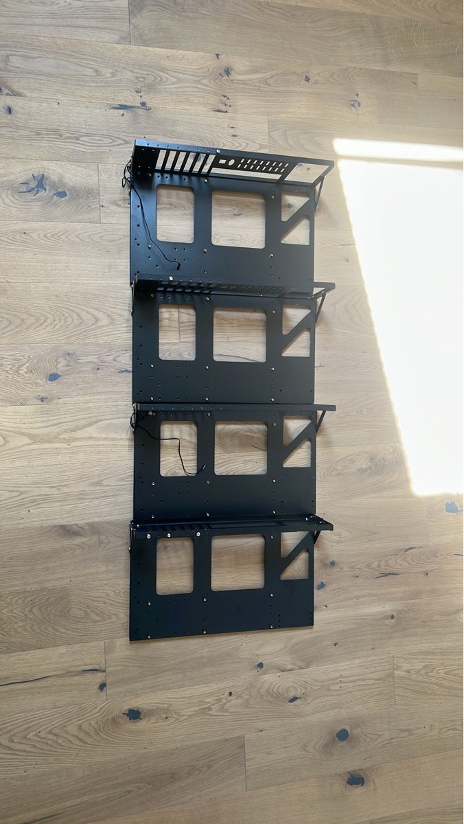 Custodie: PC Case Modding Frame Rahmen – Usato da Bürglen TG venduto da Miner_Marketplace