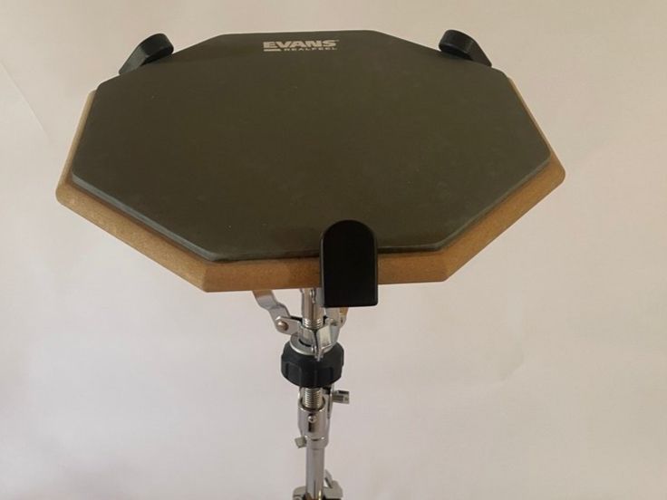 Evans Musikinstrumente: Evans RF-12G Drum Practice Pad + Millenium Snare Stand – Neu (gemäss Beschreibung) aus Vaulruz von BeautifulDecay