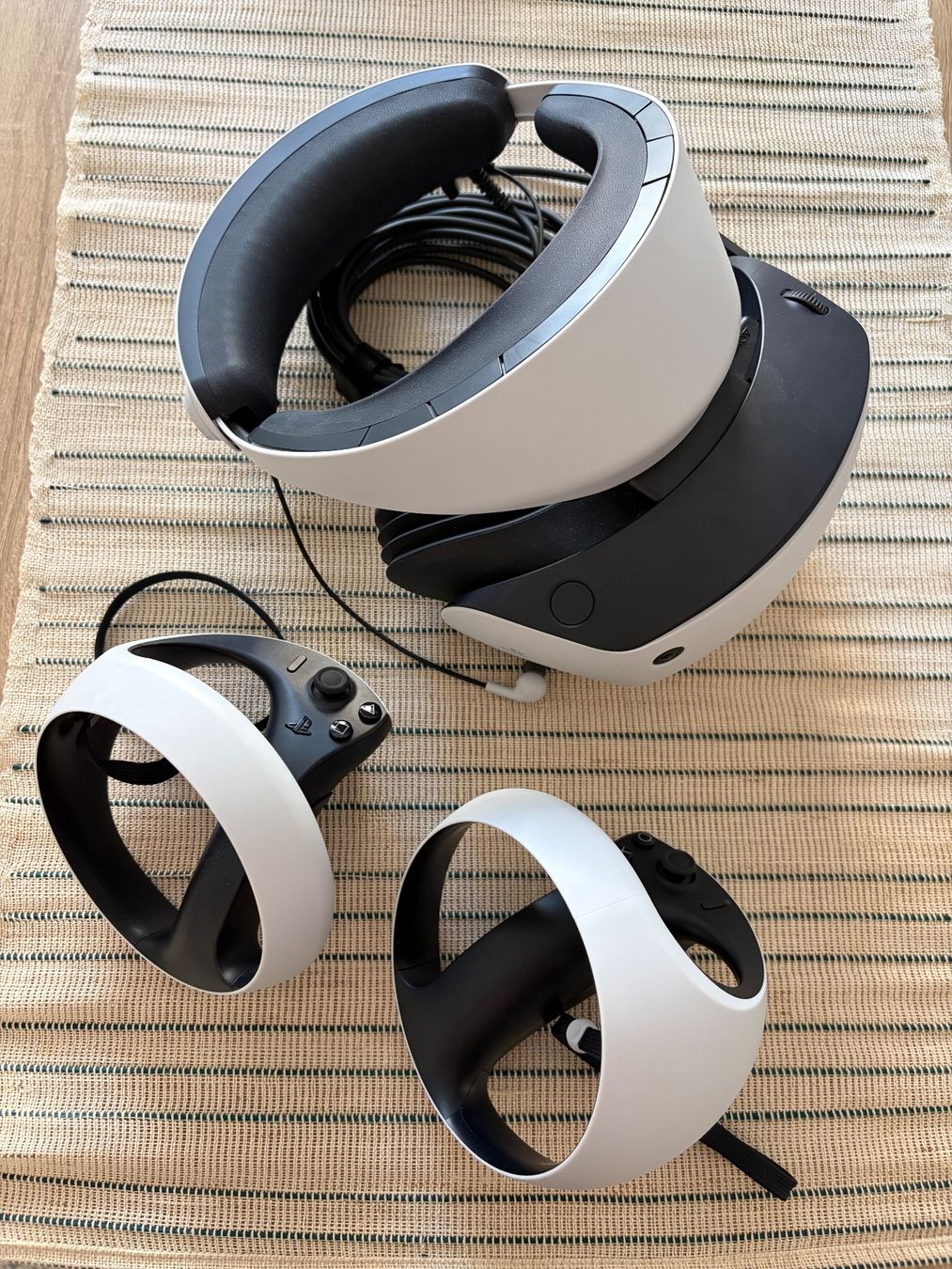 Sony Casco VR: Sony PlayStation VR2 Headset und Controller mit PC Adapter – Usato da Neftenbach venduto da Kurtesh 1