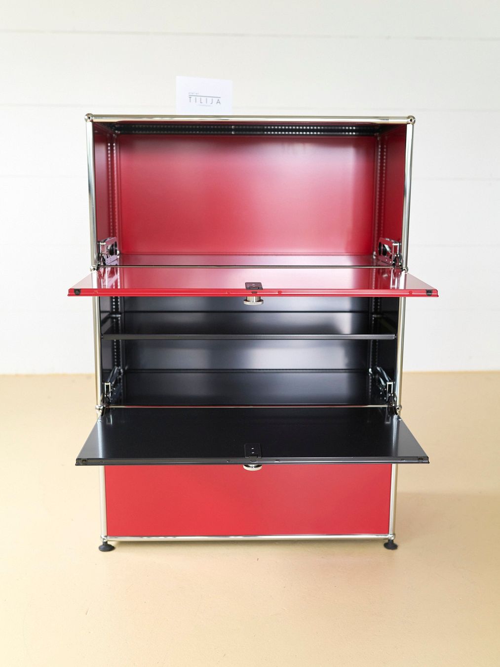 USM Cassettiere: USM Haller Sideboard 2x2 | Schwarz & Rot | Secondhand – Usato da Meinisberg venduto da atelier_TILIJA 7