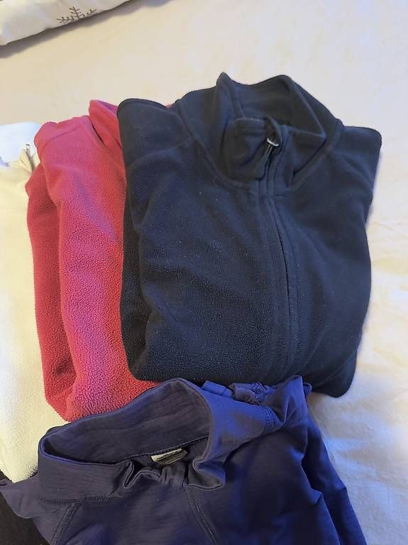 Lotti di vestiti: Lot de 5 polaires pour dame. Taille M – Usato da Bevaix venduto da FloNat02 1