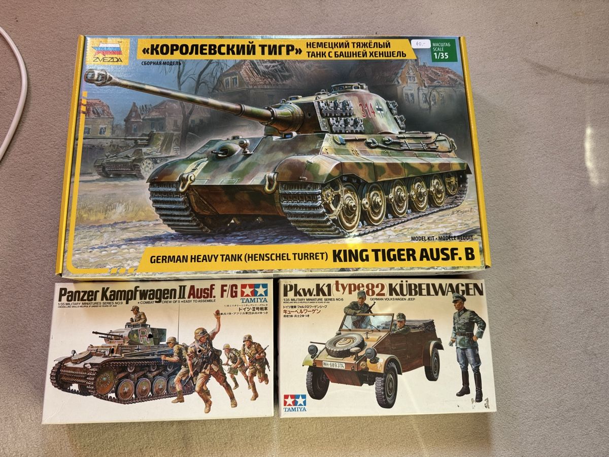 Tamiya Kit di modellismo & Modellini statici: Zvezda und Tamiya Bausätze – Nuovo e nell'imballaggio originale da Sissach venduto da D.Siech