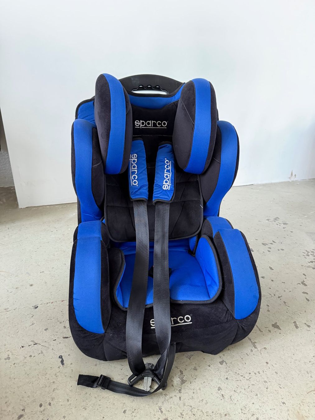 Seggiolini per auto: Auto Kindersitz blau/ schwarz – Usato da Eschenbach SG venduto da Autobr