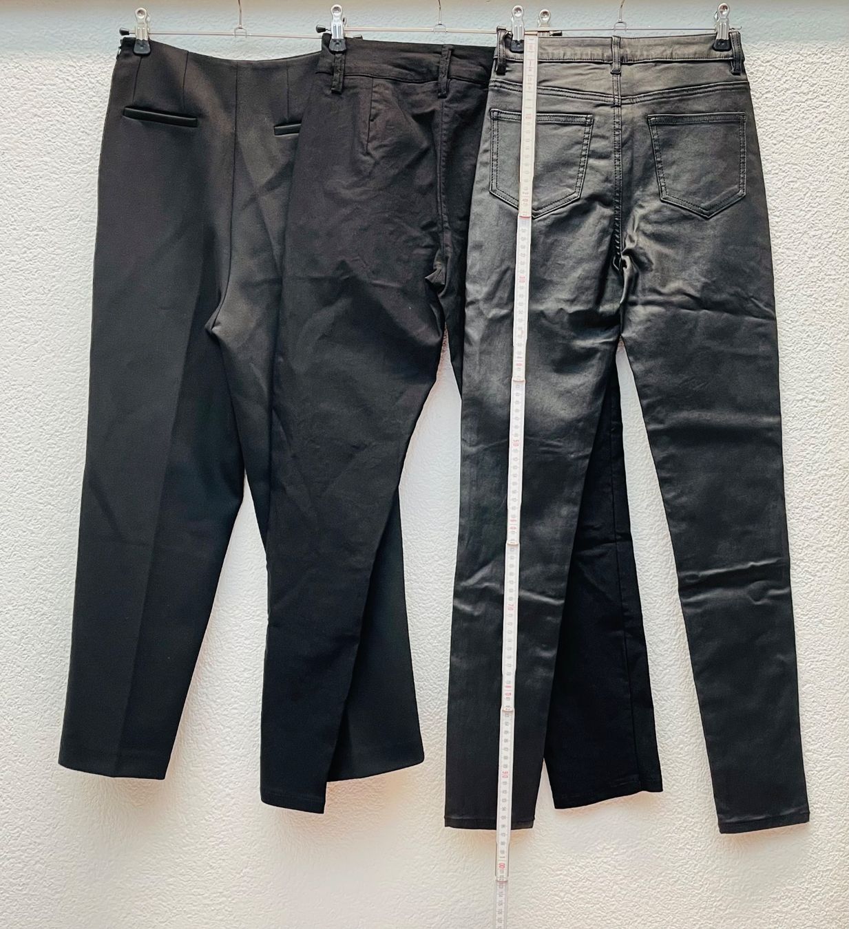 Pantaloni: 3 Hosen, Büro-Look, Schwarz/Grau – Usato da Olten venduto da ELHANDEL 1