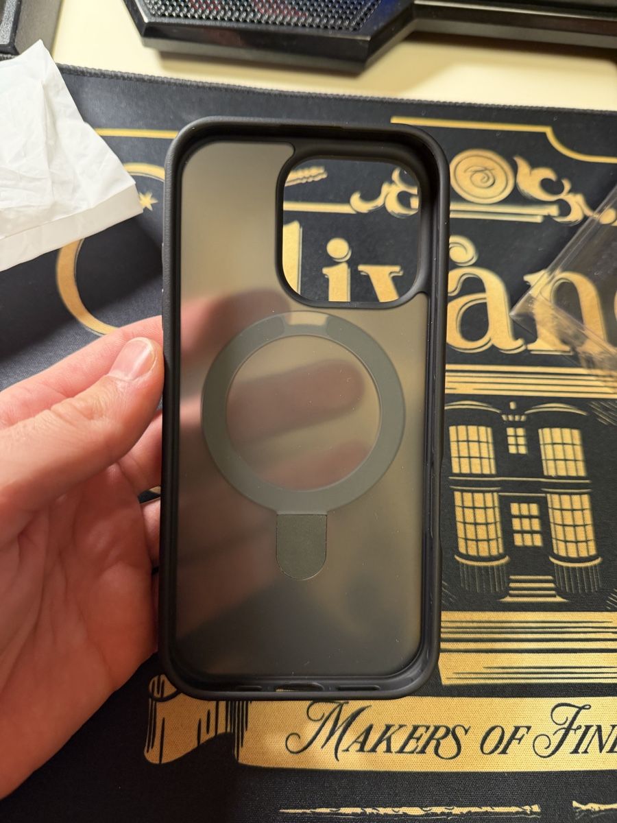 Topcase: Case iPhone 16 pro – Nuovo (secondo la descrizione) da Küsnacht ZH venduto da yurchick 1