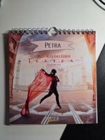 neutraler Jahres Kalender - Man muss das Leben tanzen PETRA