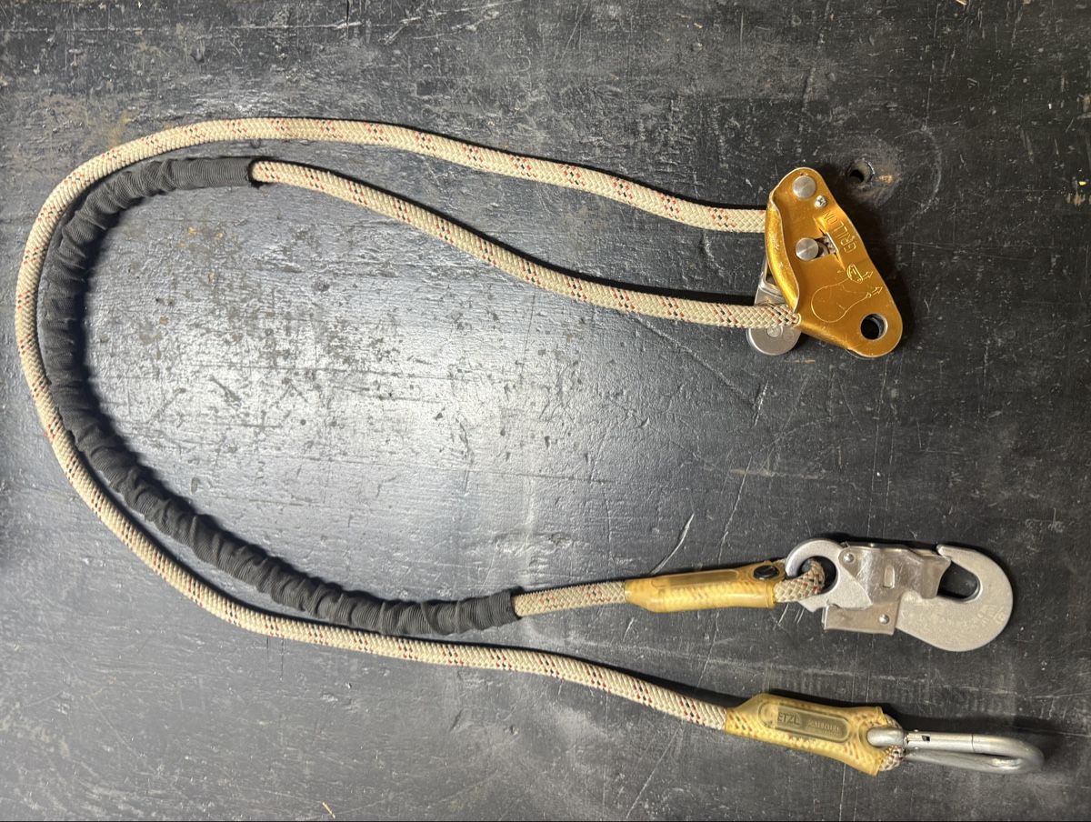 Attrezzatura da arrampicata: Petzl grillon avec longe – Usato da Choex venduto da Adri27000