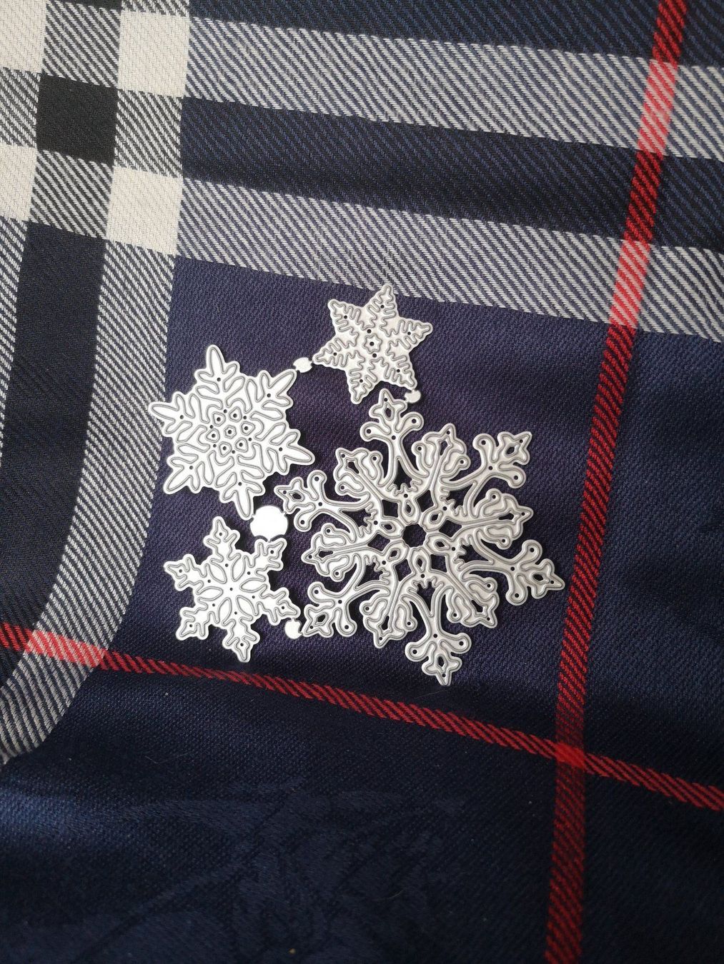 Altro in Bricolage: 8 Stanzen Weihnachten Schneeflocken Dorf – Nuovo e nell'imballaggio originale da Biberist venduto da misch810