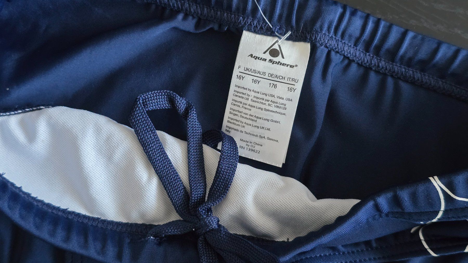 Costumi da bagno: Aqua Sphere Kinder Badehose - 176 - blau – Nuovo e nell'imballaggio originale da Thalwil venduto da VitaMini 2