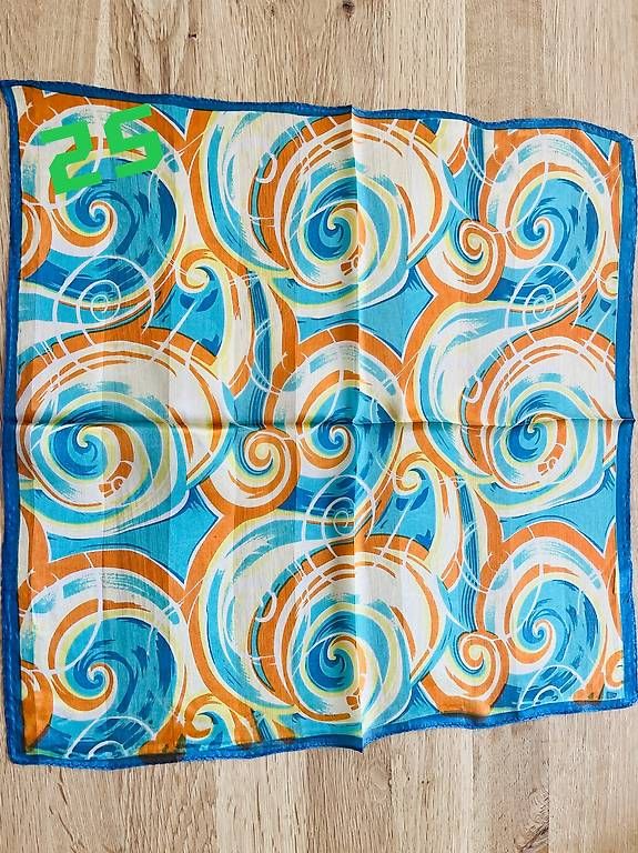 Foulard & Sciarpe: Print Seidentuch – Nuovo e nell'imballaggio originale da Jona venduto da ron_b8wq