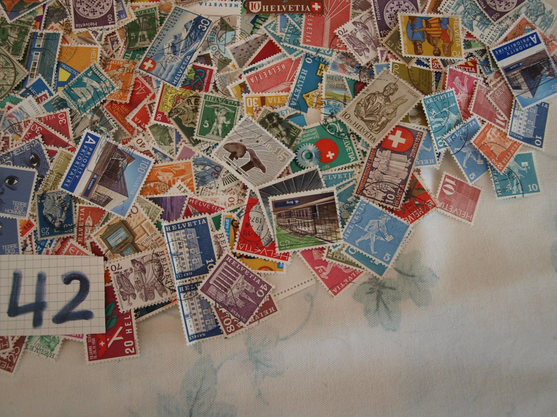 Tutti i francobolli: 1000 Schweizer Briefmarken über 70g Gebraucht siehe Bilder – Usato da Aarau venduto da Marcele0 3
