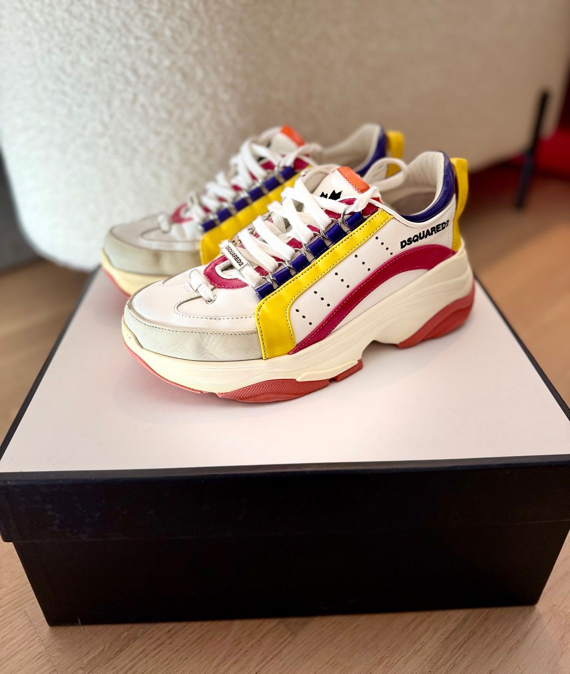 Dsquared2 Damenschuhe: Dsquared2 sneaker – Gebraucht aus Däniken SO von tin_9g9h