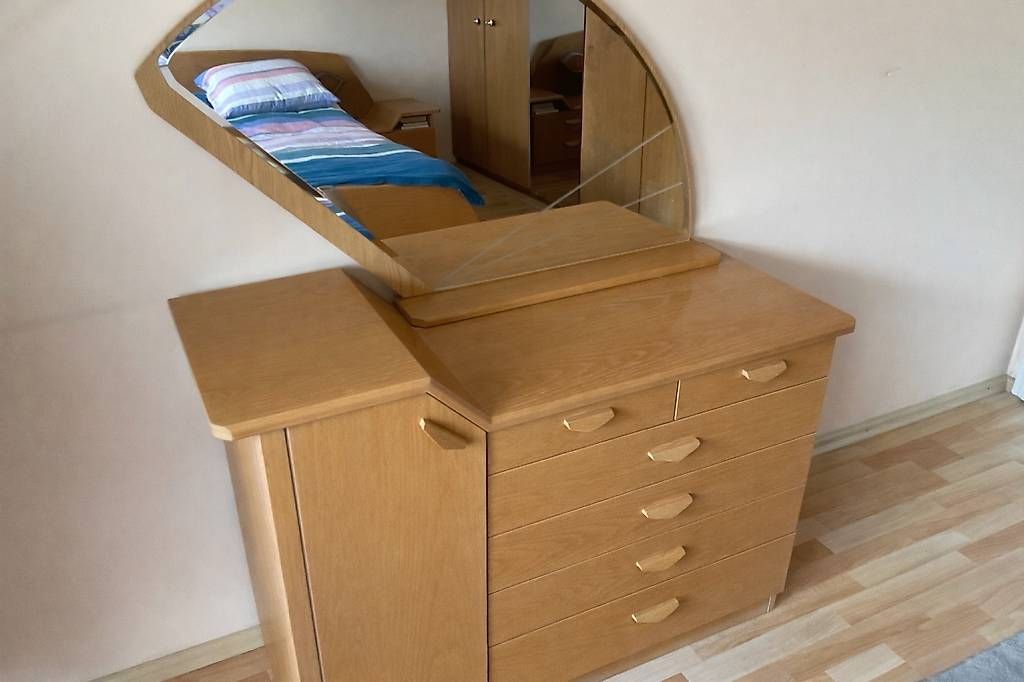 Betten: Lit 160X 200 avec commode – Gebraucht aus Miège von mp8_x6yt 4