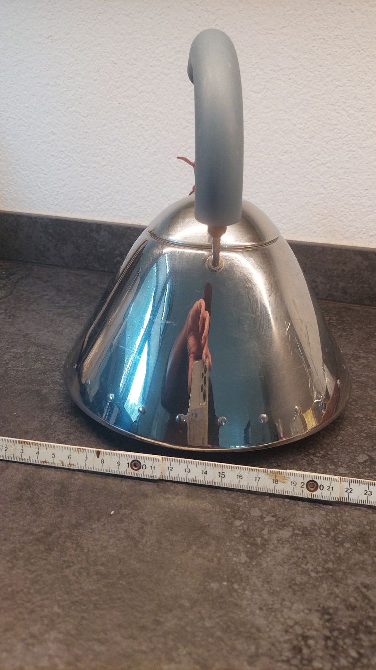 Alessi Bollitori: Alessi Wasserkessel  von Michael Graves.  – Usato da Bühl BE venduto da Sasha1 2