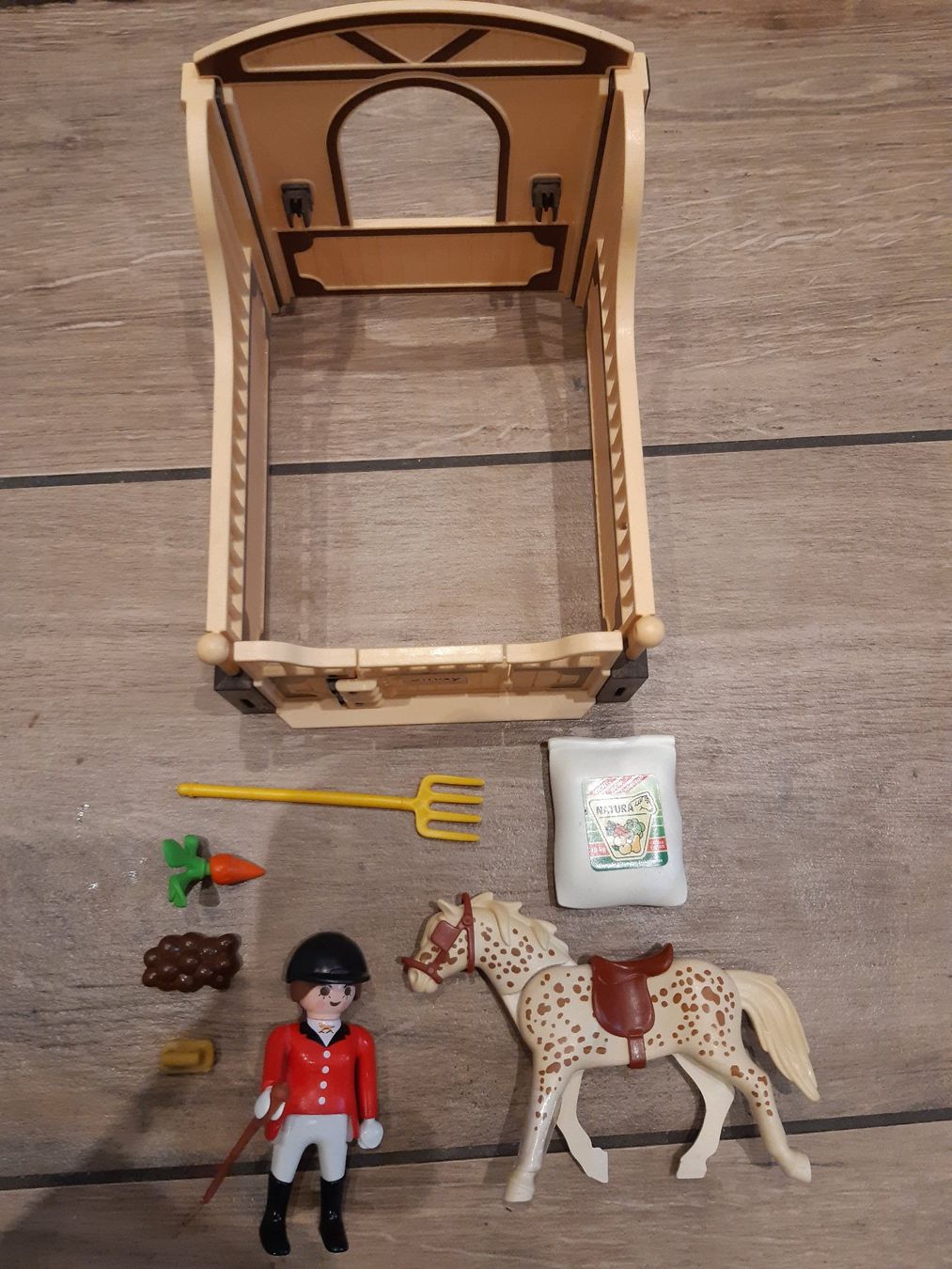 Playmobil Giocattoli: Playmobil Pferdebox – Usato da Waldkirch venduto da Parry01 1