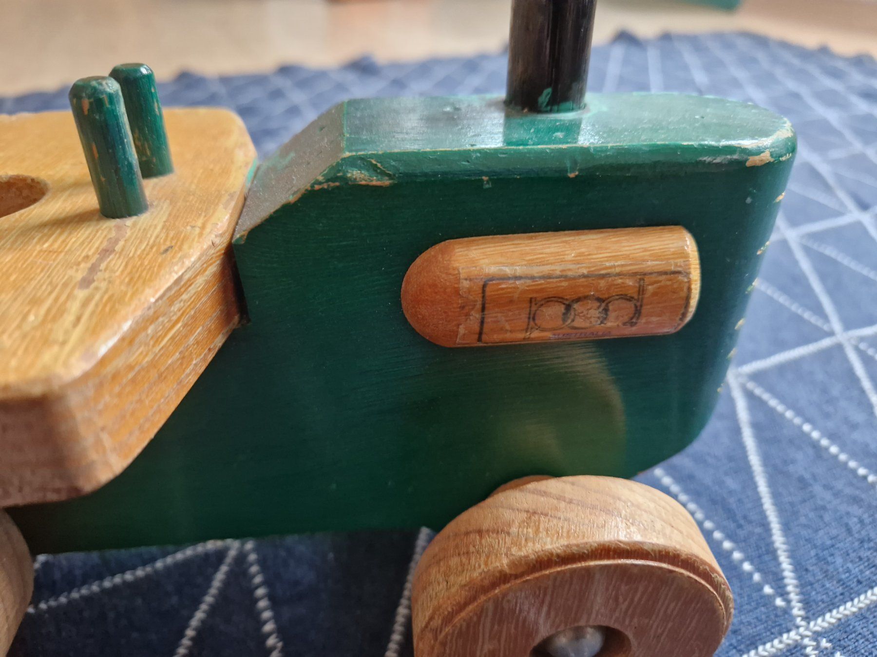 Spielzeuge: POD Holztraktor mit Anhänger – Gebraucht aus MUEHLAU von ibo_5c7d 2
