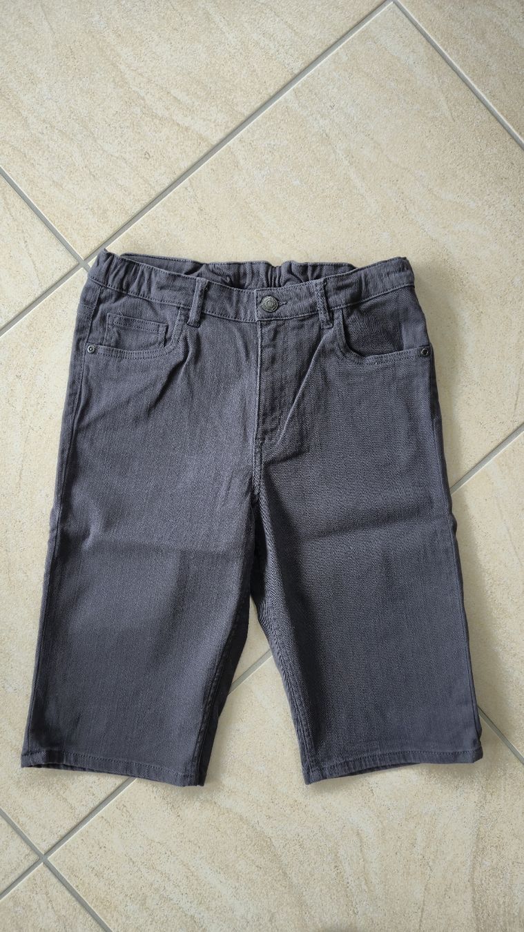 H&M Pantaloni: Short anthracite, H&M, taille 164, taille ajustable – Usato da Bussigny venduto da Carugas