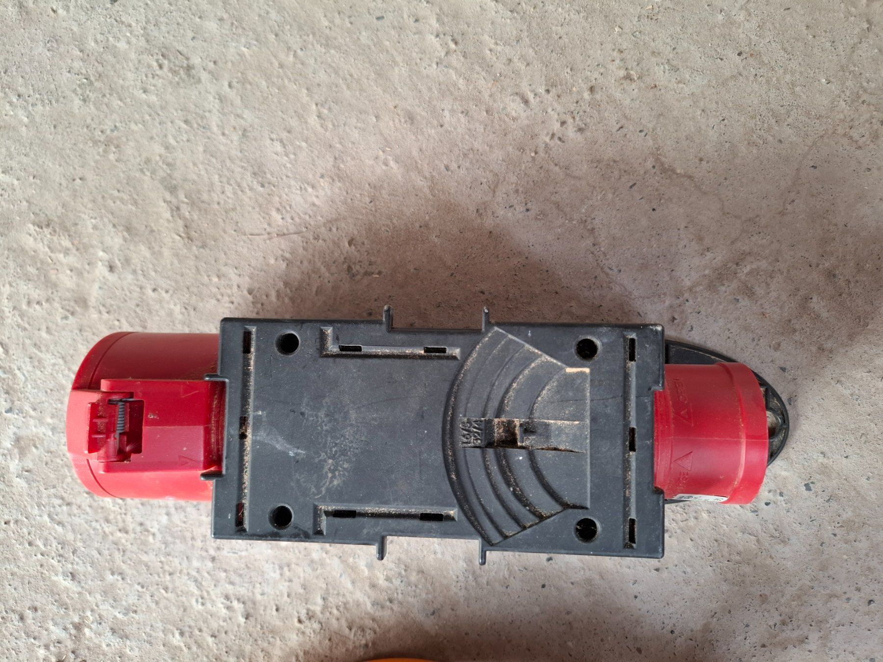 Laufwerke & Adapter: PCE 9436432 CEE Adapter – Gebraucht aus Steg im Tösstal von LARO14 1