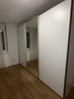 Hochwertiger Kleiderschrank – neuwertiger Zustand