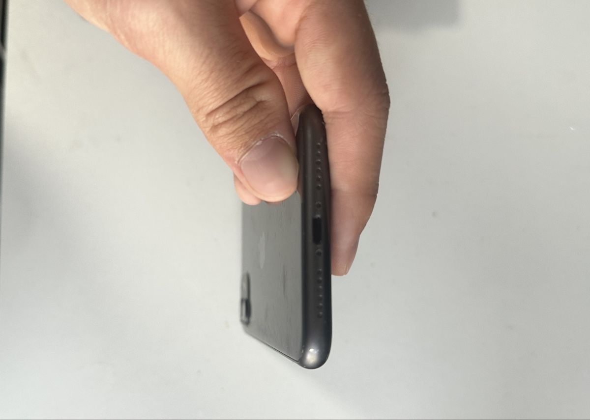 Apple Telefoni cellulari / Smartphones: Iphone 11 Schwarz – Nuovo (secondo la descrizione) da Adliswil venduto da Leg_Noev 2