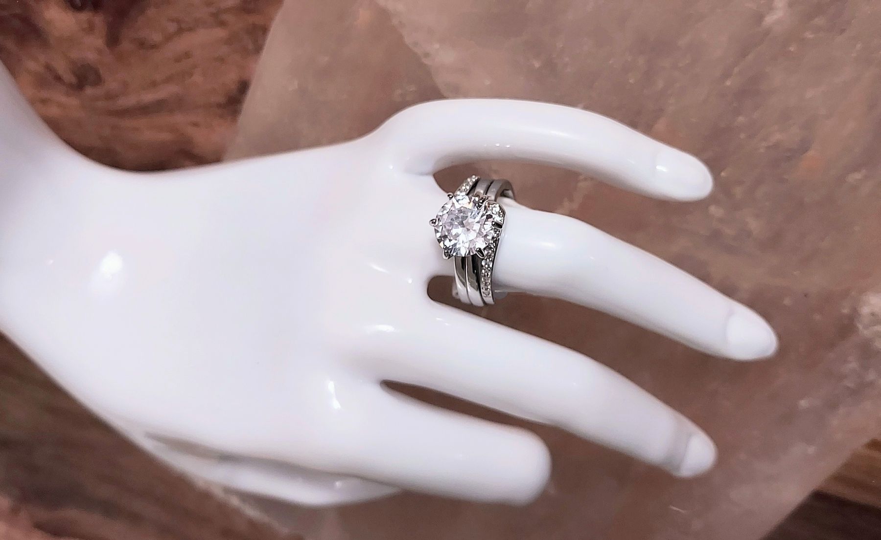 Anelli: Ring versilbert mit hübschem Zirkonia – Nuovo (secondo la descrizione) da Ettenhausen TG venduto da CH2300 3