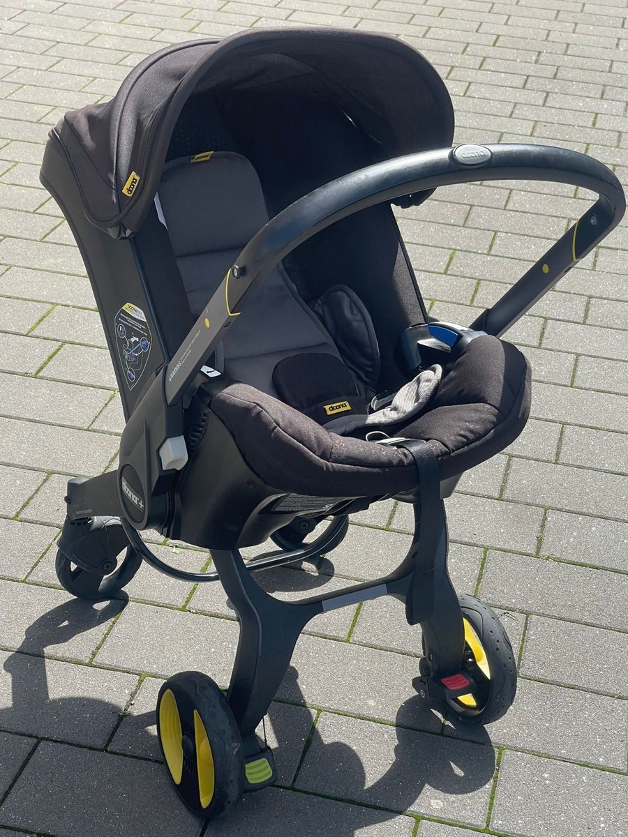 Doona Babyschale/Kinderwagen (Gebraucht) in Birsfelden fr CHF 230  nur  Abholung auf Ricardo kaufen