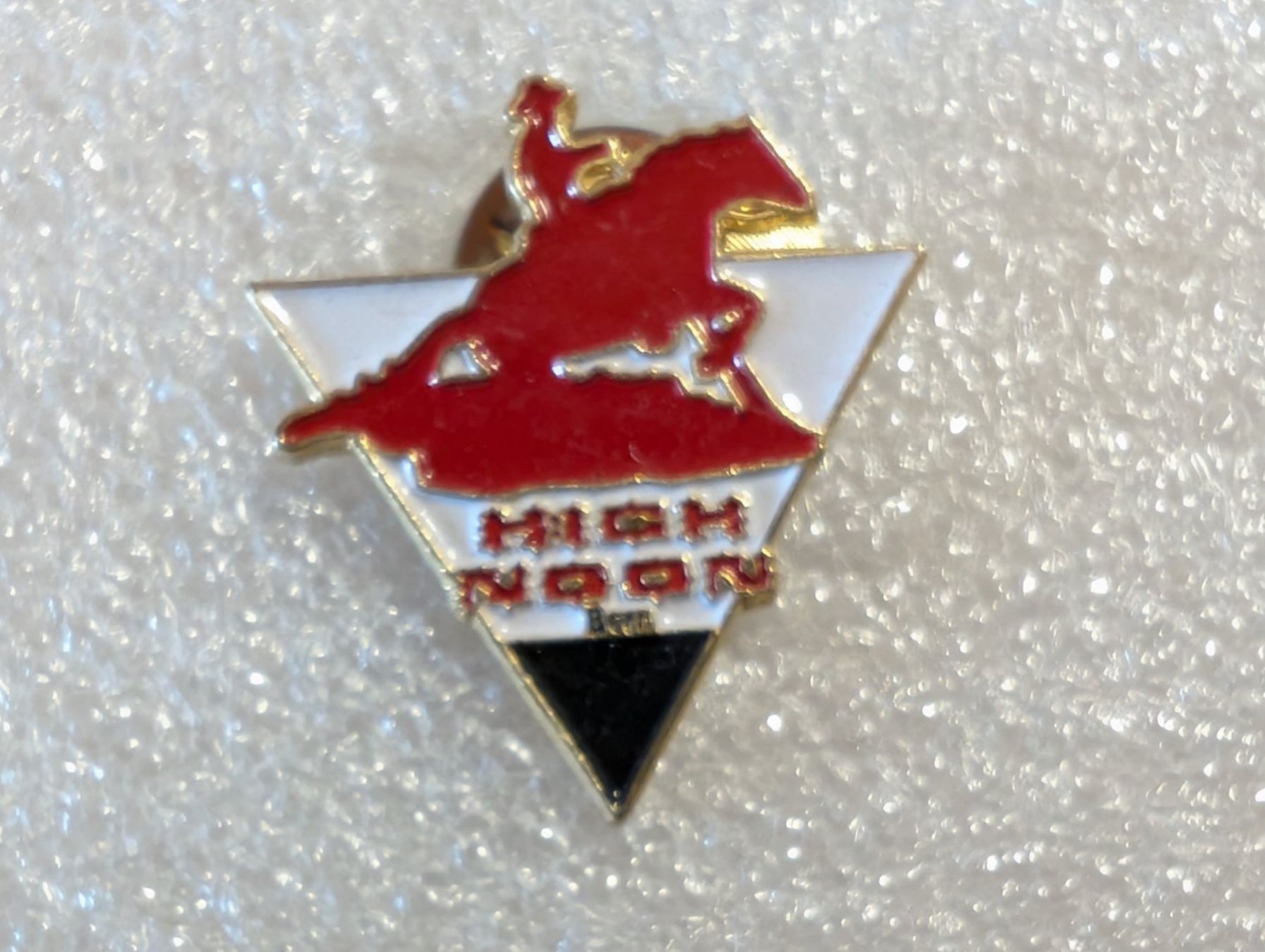 Placchette & Badge: Ansteckpin 287: High Noon – Usato da Oppligen venduto da Pin-Fall-Shop