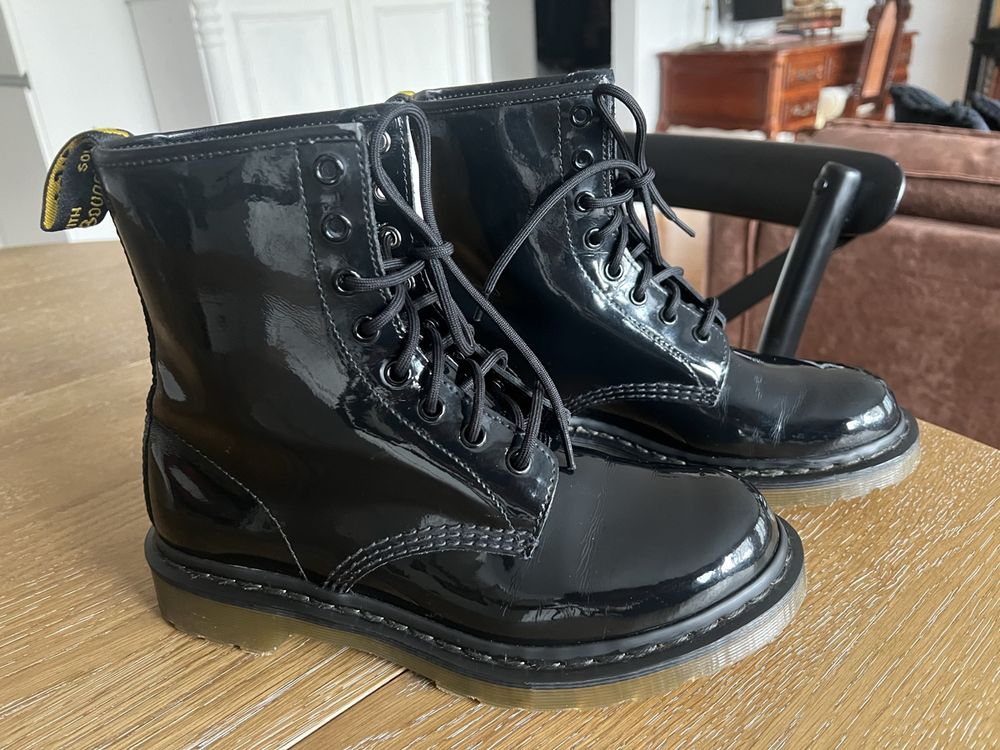 Dr. Martens Schn rstiefel Lack schwarz Kaufen auf Ricardo