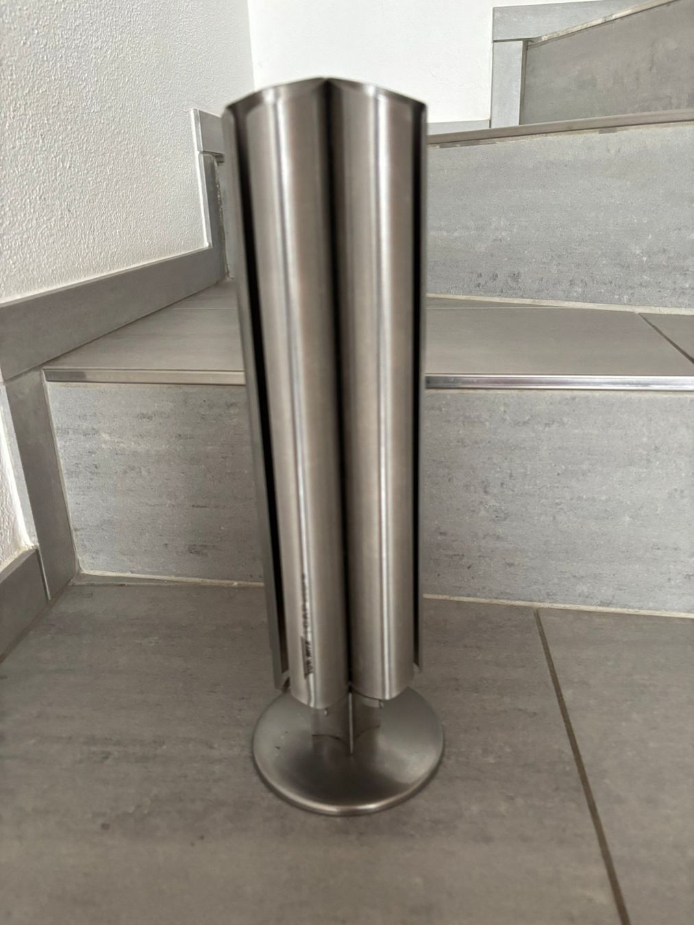 Altro per la casa: Turmix Capstore Kaffeekapsel Spender Chrom – Usato da Kleinandelfingen venduto da Baba23