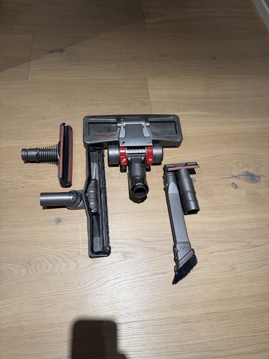 Dyson Aspirateurs & Accessoires: Dyson DC33c – D'occasion à Eggersriet par dan_ktv7 2