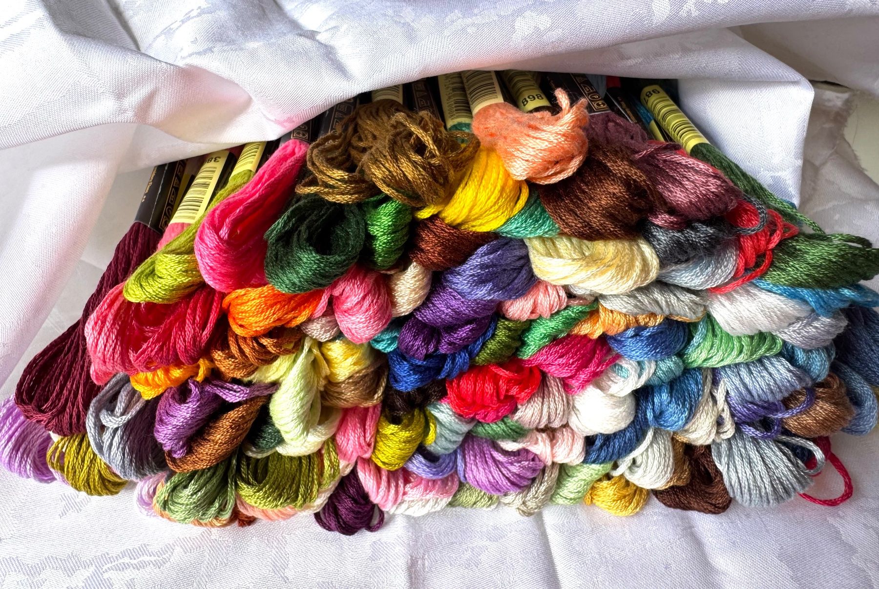 Bastelsets: 100 x Garn Stickgarn  Regenbogen Farben    Weben Basteln – Neu und originalverpackt aus Leuggern von unico10 3
