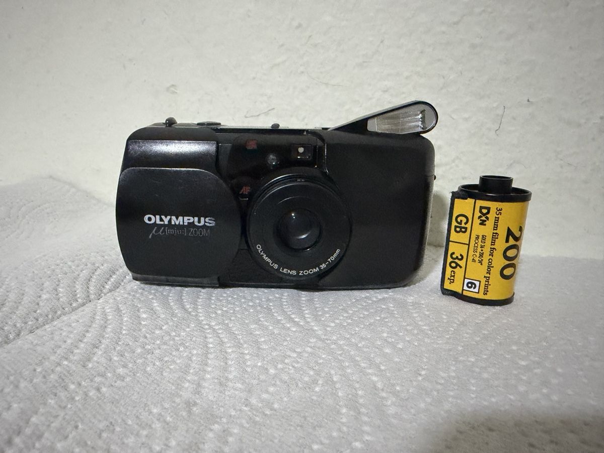 Olympus Fotocamera: Olympus mju Zoom Kompaktkamera – Usato da Zürich venduto da semi16 1