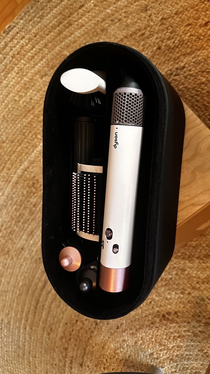 Dyson Piastre & Arricciacapelli: Dyson Airwrap Multi-Haarstyler Complete long HS-05 – Usato da Matzingen venduto da Steffiiiiiiiiii 4
