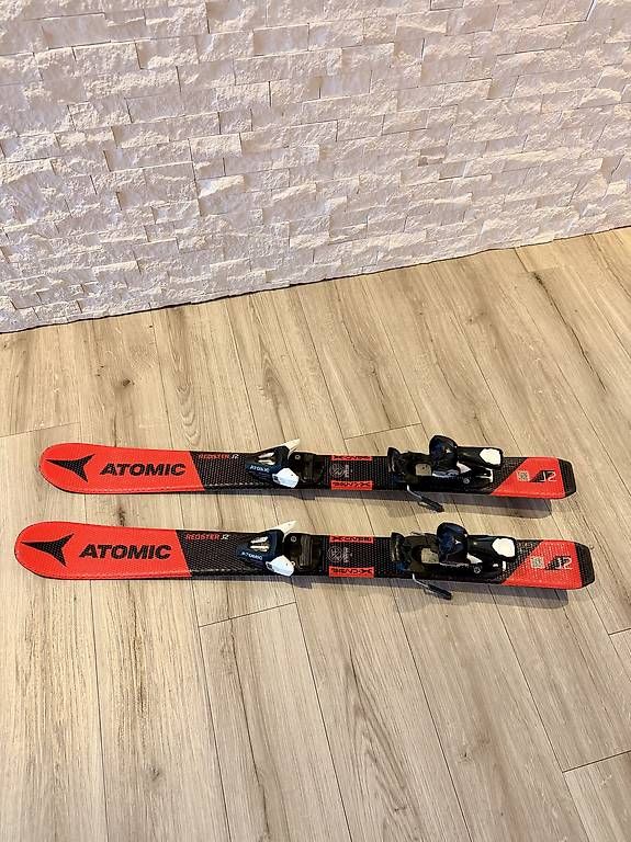 Skis: Ski Atomic Redster J2 90 cm – D'occasion à Fällanden par Natasha7