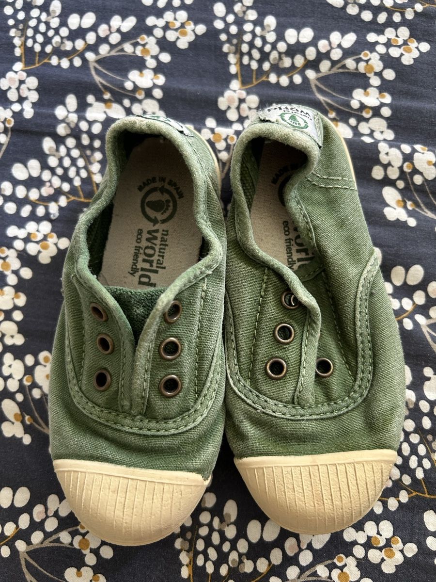 Scarpe per ragazzi: Chaussures taille 25 – Usato da Lausanne venduto da SaraSkjellaug