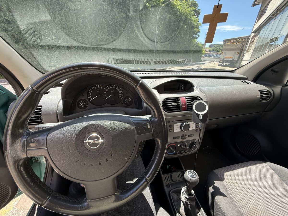 Opel Automobili: Opel Corsa  2004  ca. 150000 km ab Platz – Usato da Zofingen venduto da A.Lukic 2