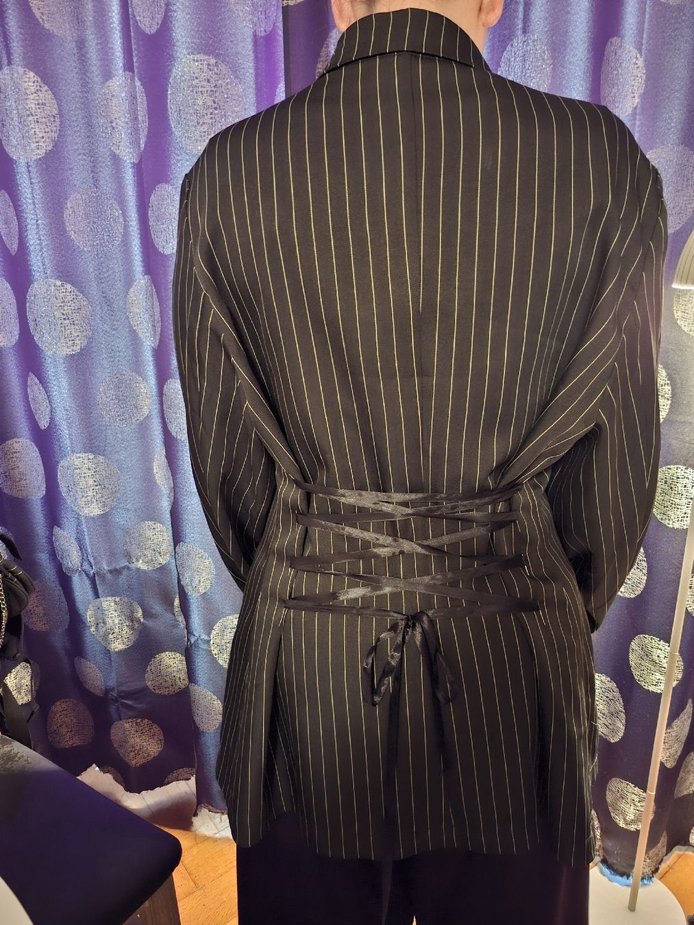 Giacche: Veste rayée noire à laçage, taille 46 – Usato da Lausanne venduto da Cassandra11 2
