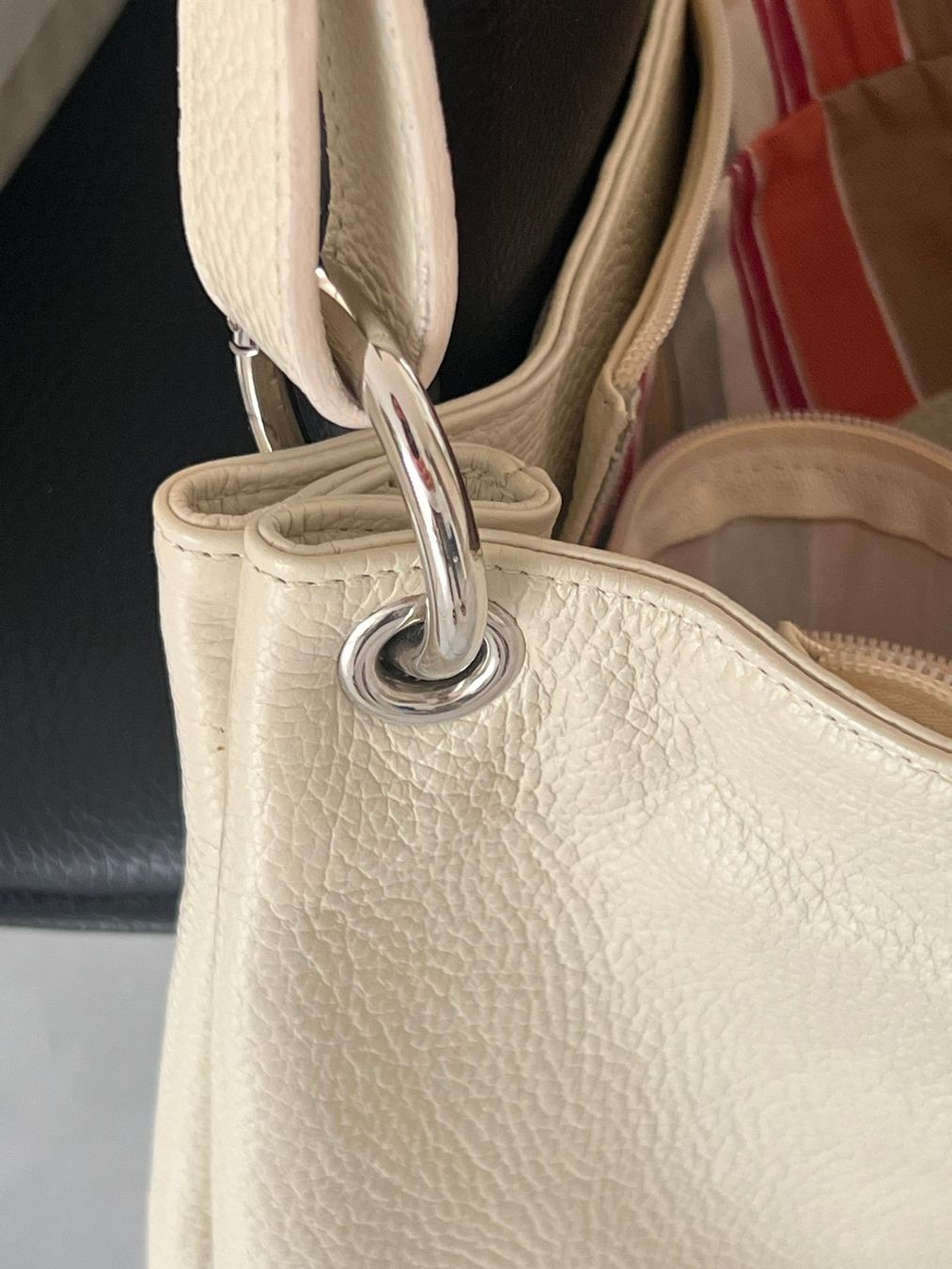 Borse da donna: Beiger Ledershopper mit mehreren Fächern – Nuovo e nell'imballaggio originale da Langendorf venduto da ber_t8vc 1
