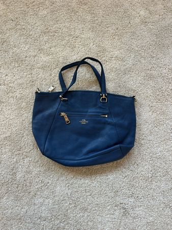 cute vintage coach bag blue with gold hardware 